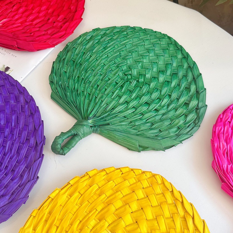 Chinese Style Handmade Fan Ret - огляд і ціна Art Craft With Leaves